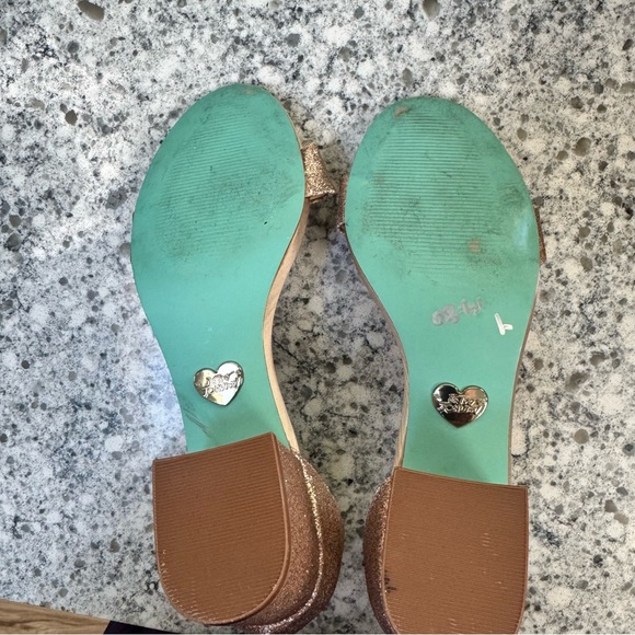 Betsey Johnson Champagne Glitter Heels Open Toe Ankle Strap Size 8 Party Festive - Picture 6 of 12